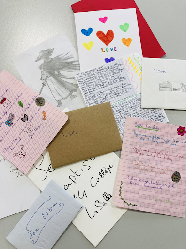 Year 8 receive letters from their pen pals in Amiens!